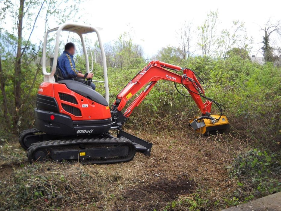 Tocator hidraulic pentru resturi vegetale FEMAC model T3 70