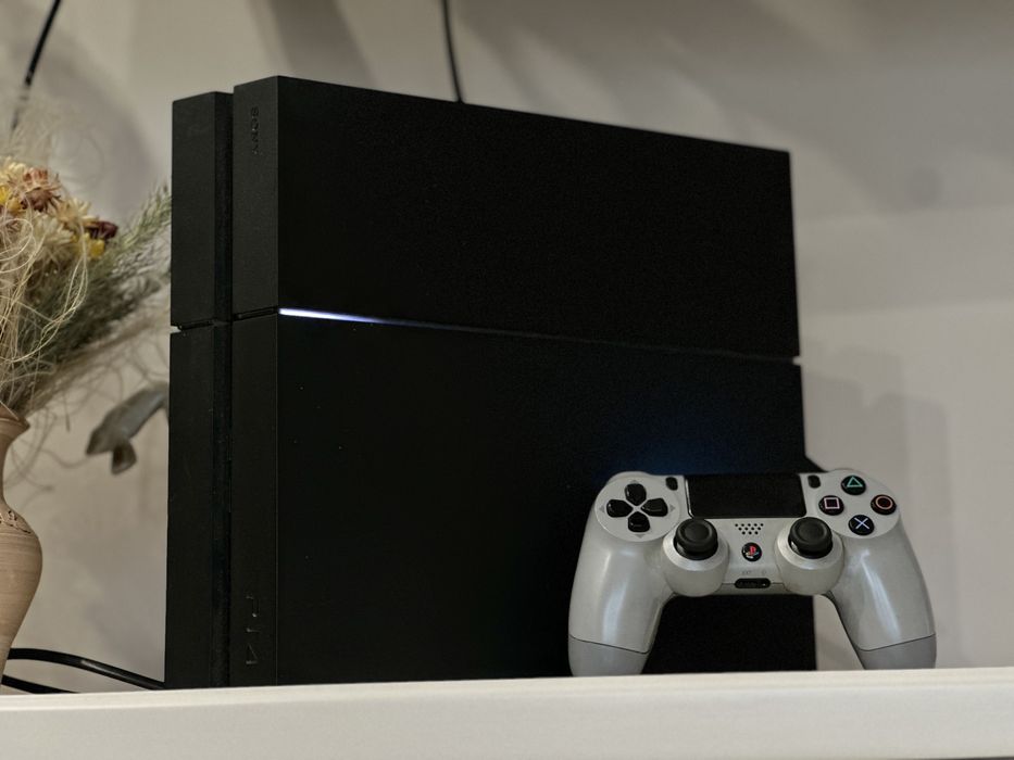 PlayStation 4 + 5 игр 1 джойстик PS4 пс4