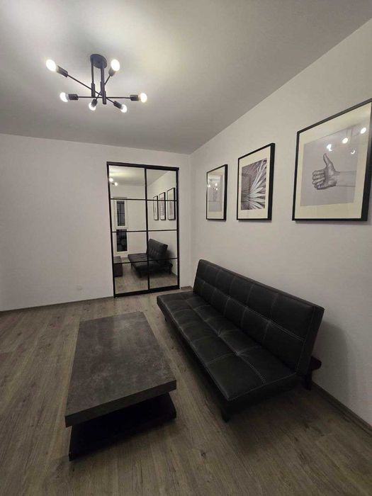 Închiriez apartament/spatiu birouri – 4 camere, parter, curte proprie