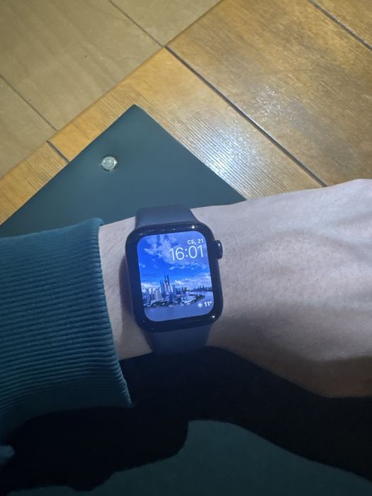 jbl, ea7, odejda, apple watch.