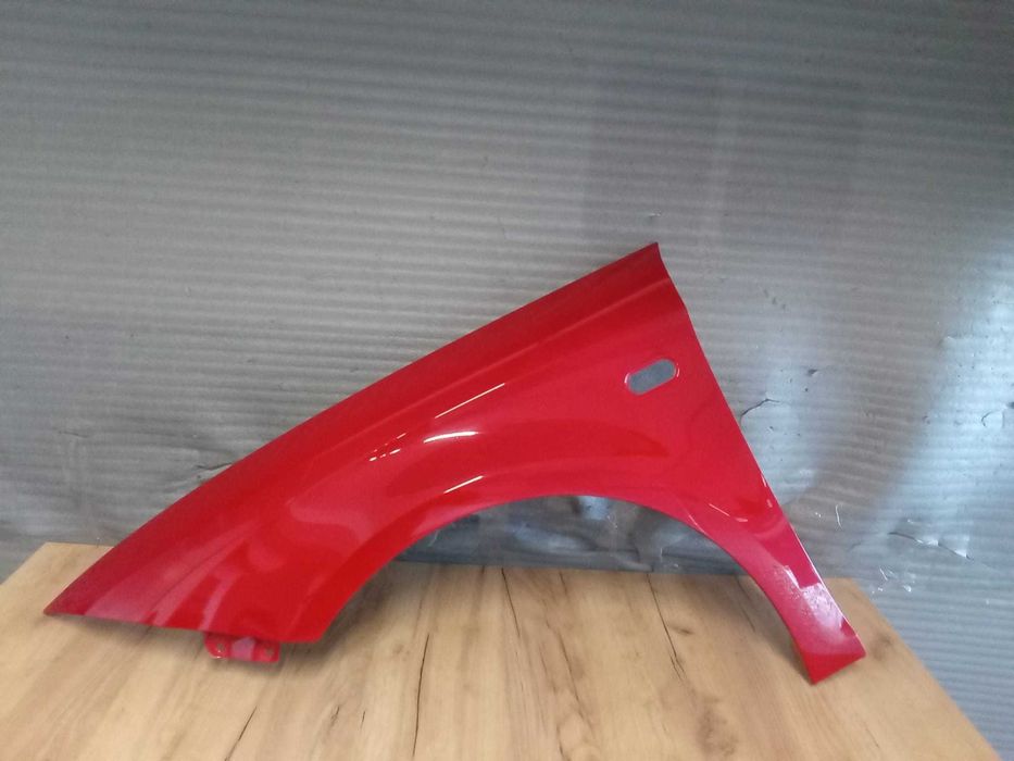 Aripa Fata Stanga Seat Leon 2005-2008 (Rosu)