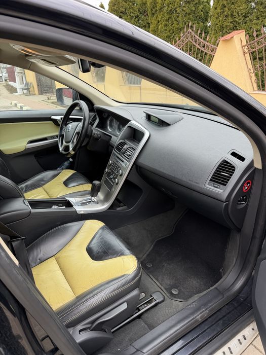 VOLVO XC60 2010 — imagine 4