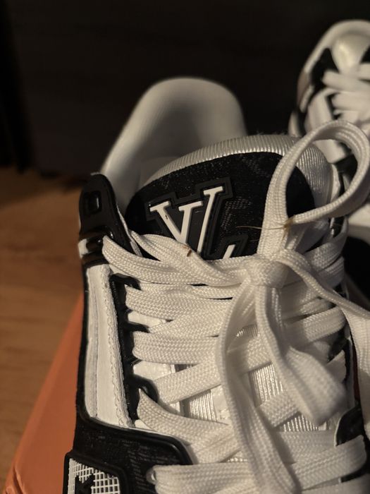 lv trainer albi cu negru