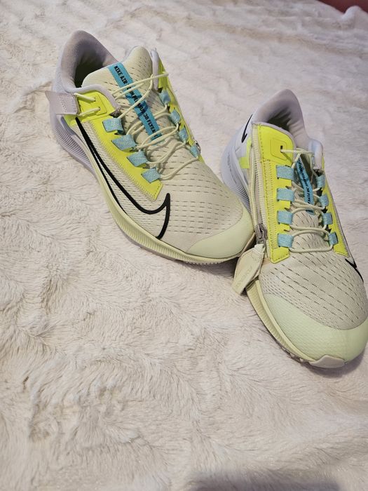 Дамски маратонки на Найк