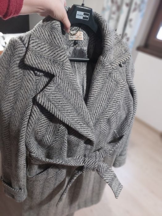 Вълнено луксозно палто до коляното на български дизайнер размер М