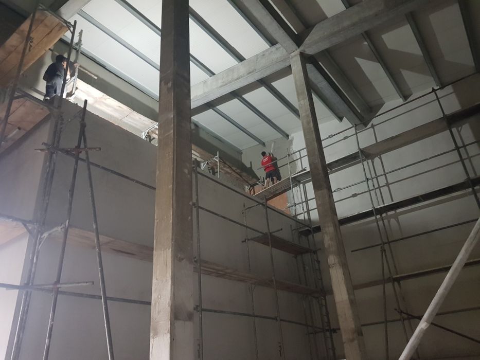 Tencuieli mecanizate, gletuire și lavabil mecanizat