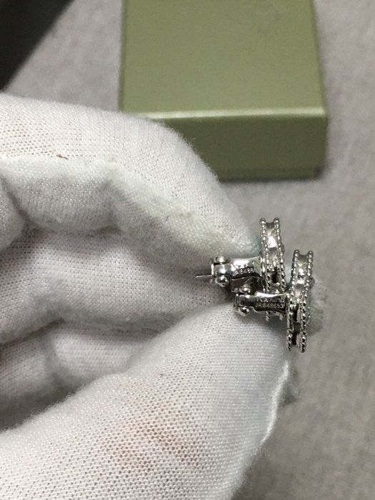 Обеци van cleef & aprels