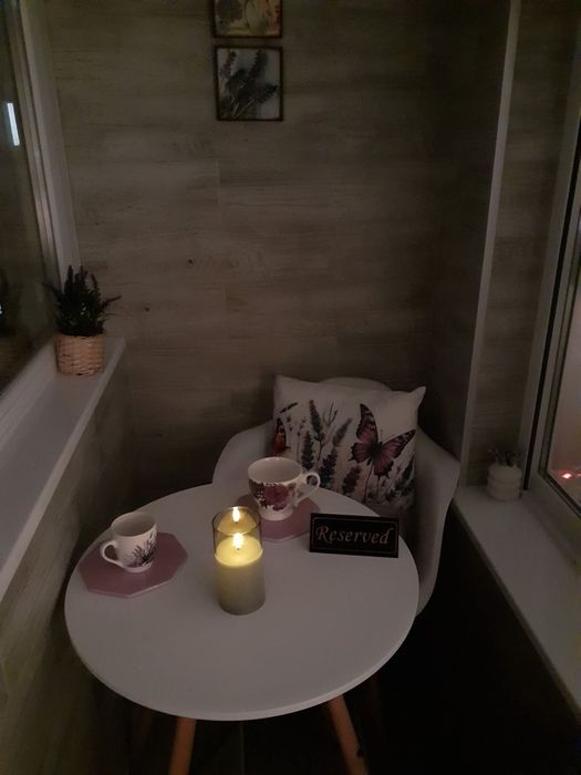 Трапезна маса и стол