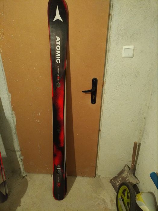 Ски - Atomic, Salomon (carbon tank)
