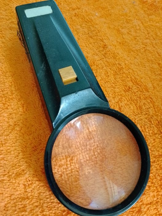Lupa 8x21 de buzunar cu iluminat