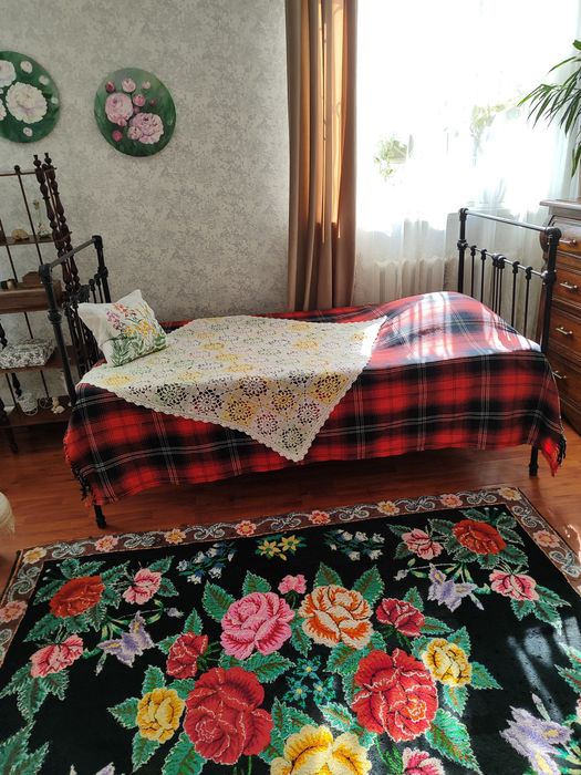 Старинная кровать