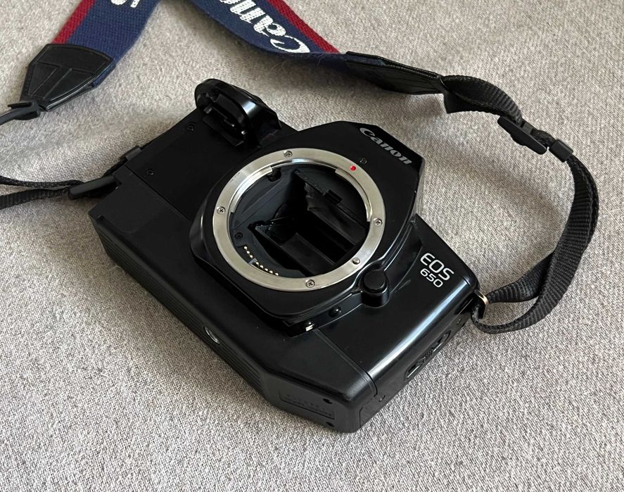Canon EOS 650 body vintage SLR 35mm, fără accesorii