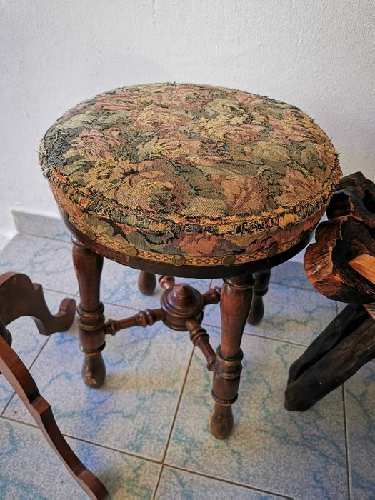 Vând scaune vintage lemn masiv și alte obiecte