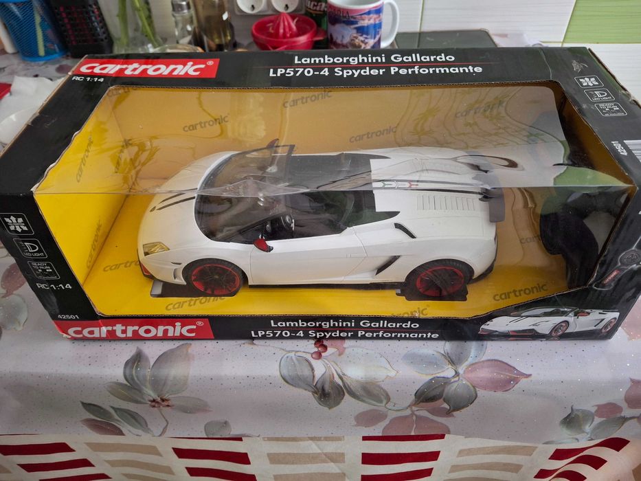 Mașinuță de jucărie  cu telecomandă