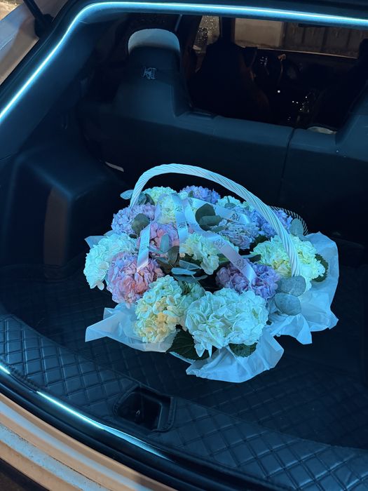 Жаңа гүл мен шар сатылады