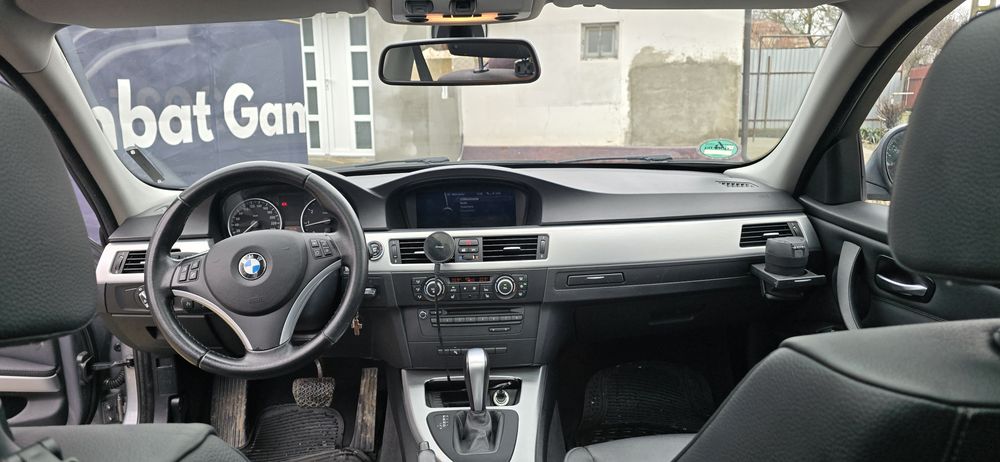 BMW Seria 3 E91 318i 2009