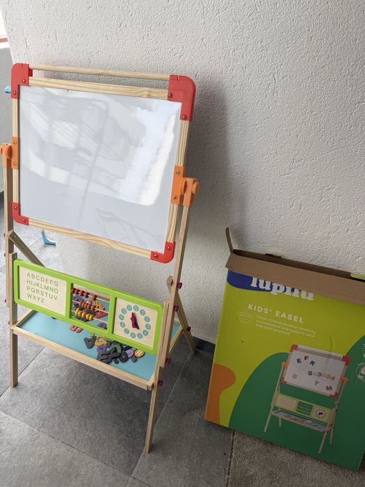 Tabla de scris doar desfacuta si montata