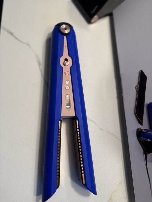 Dyson преса за коса Corale