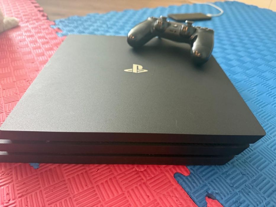 Продаю ps4 pro б/у в астане на 1тб