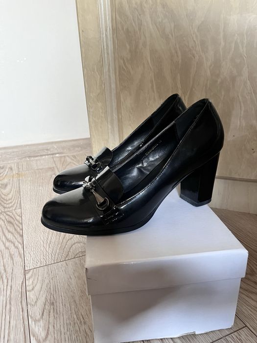 Туфли почти новый 39размер