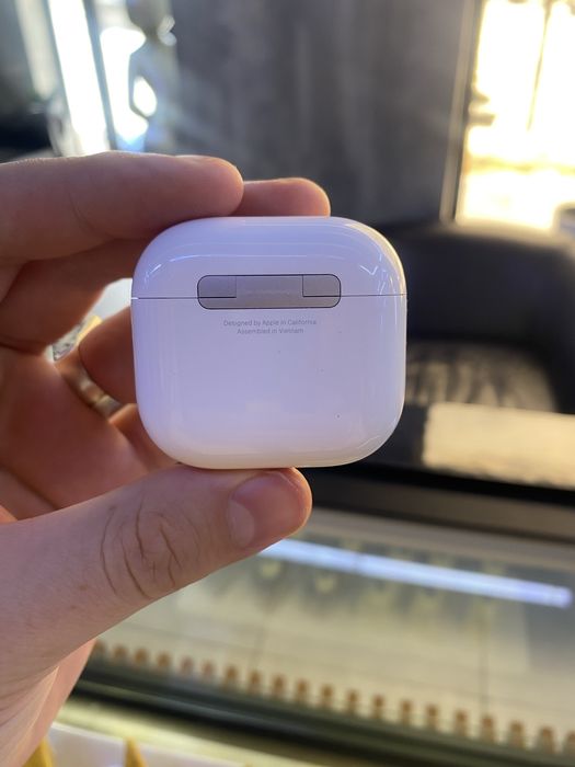 Iphone 11,Air Pods 4