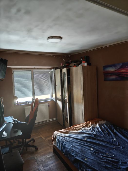 Vând apartament 3 camere