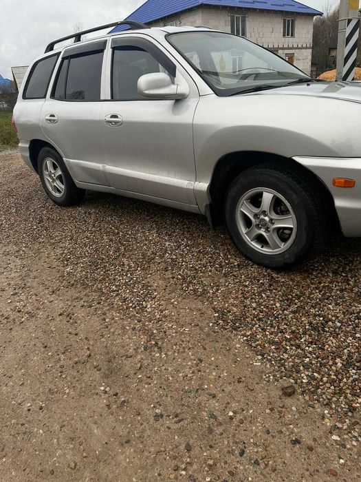 Hyundai Santa Fe.