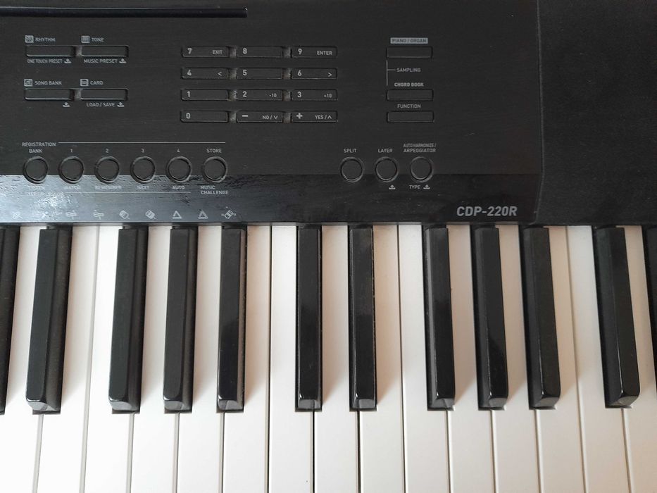 Електрическо пиано Casio CDP -220R