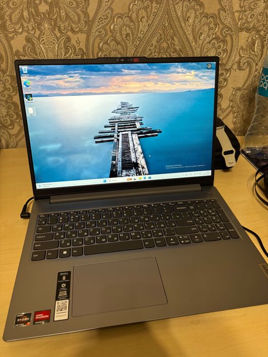 Lenovo IdeaPad Slim 3 16ABR8
