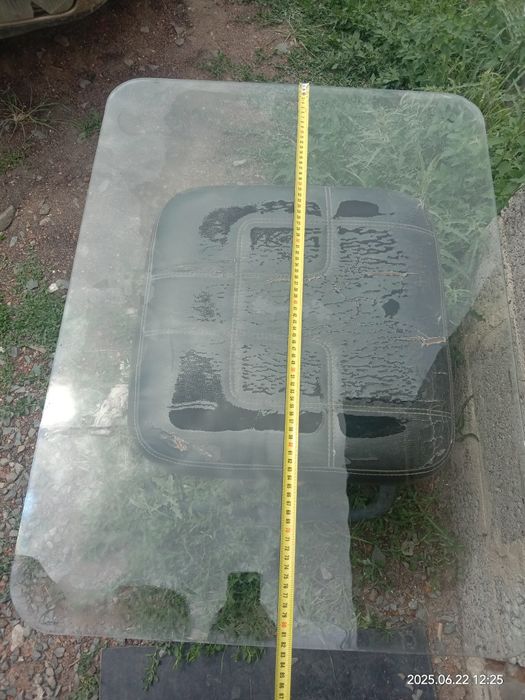 Продам стекла 2шт