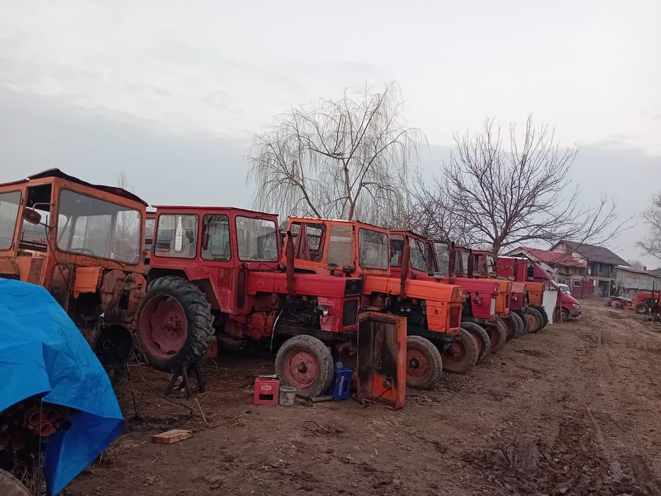 Vând și dezmembrez orice piesă de tractor u650