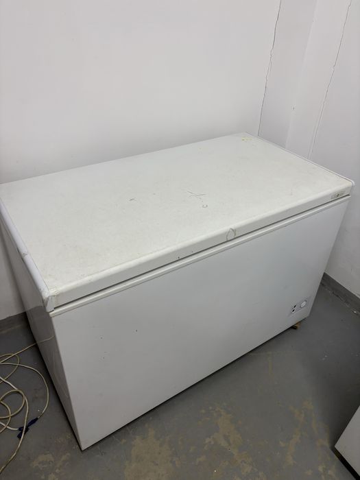 Продам морозильник