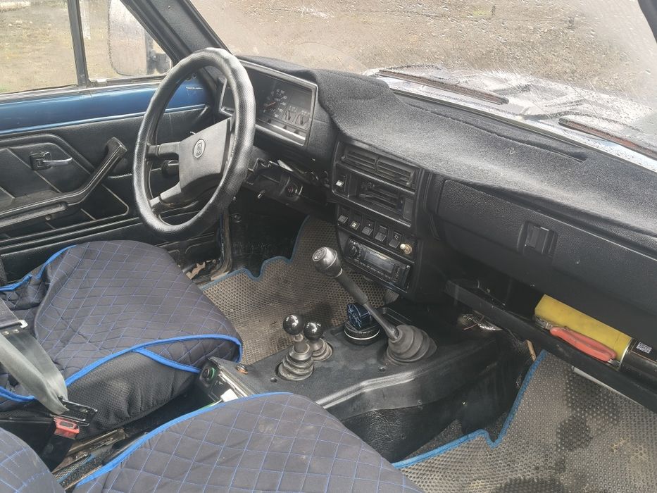Продам ниву 1995 год инжектор
