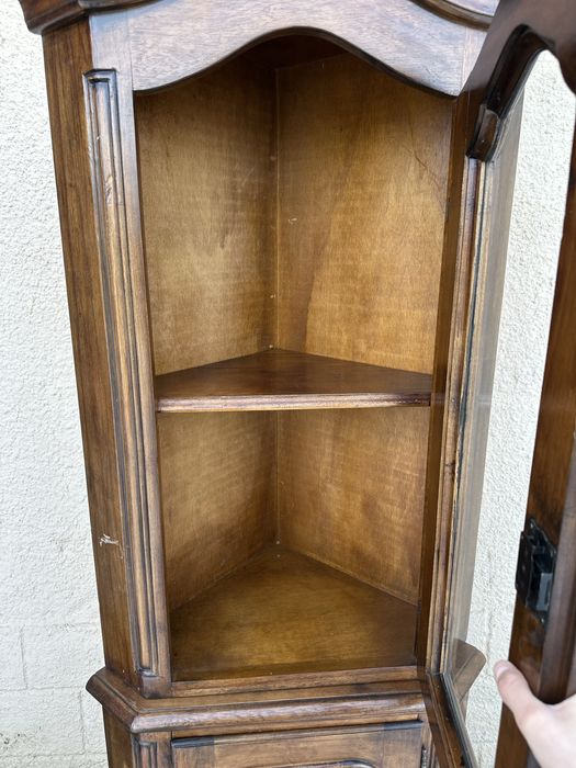 Ретро ъглова витрина  с шкаф