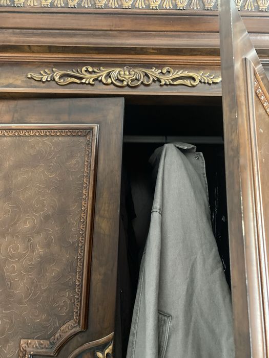 Продам  плательный шкаф