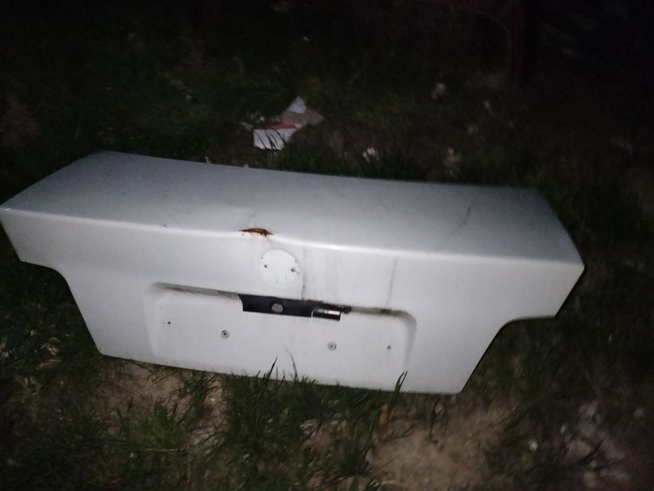 Бак, багажник бмв е36га