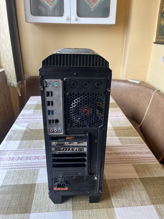 •	PC Gaming / Office – carcasă cu panou lateral transparent