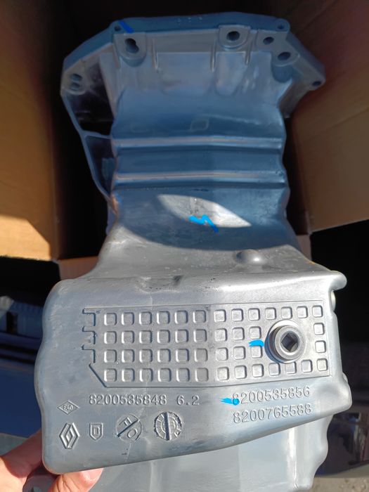 Baie de ulei Dacia Logan