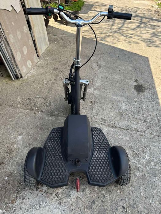 Електрическо возило със седалка