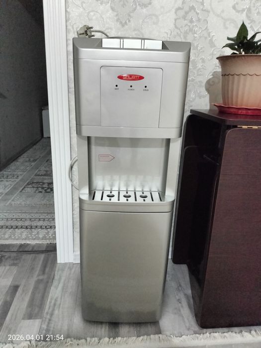 Продам диспенсер для воды