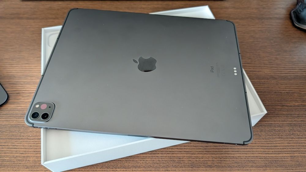 iPad pro M1 12.9 cellular 2021 5th gen, APPLE PEN , 2 кейс и Paperlike