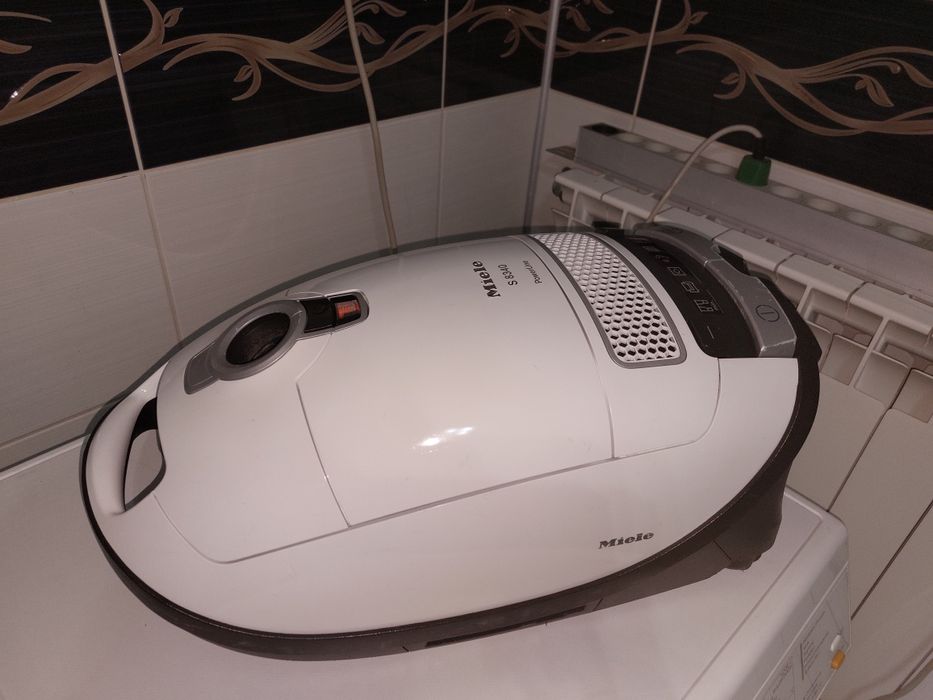 Прахосмукачка Miele S8340 EcoLine