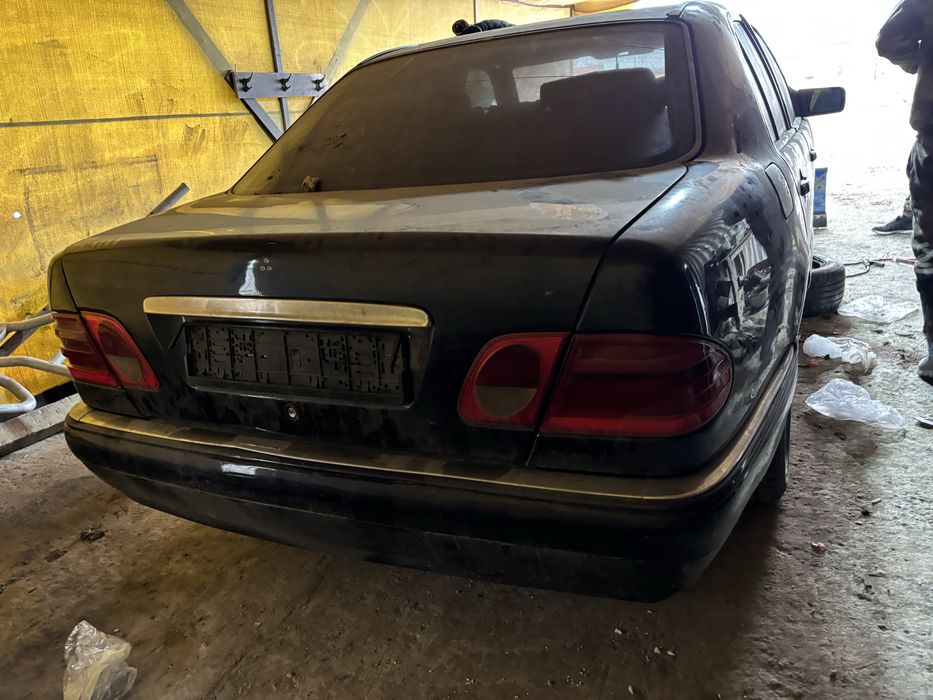 Разбор мерс 210 есть все