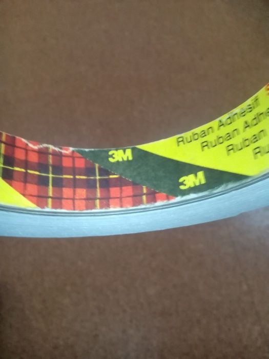 Двойнолепяща лента