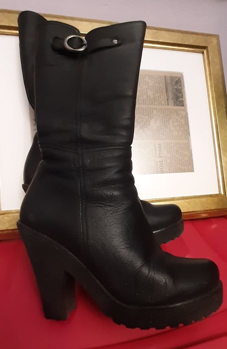 Дамски официални обувки, сандалети и ботуши 36 и 37 номер от естествен