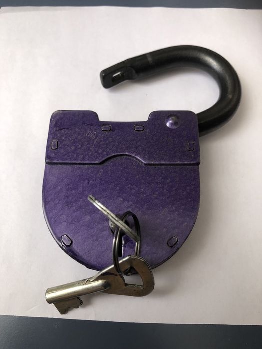 Бұрынғы алқа есікке