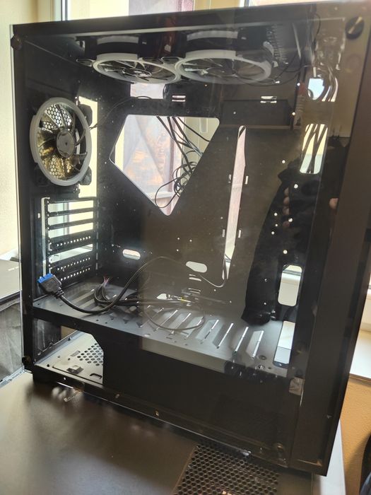 Carcase PC Myria si Segotep ATX