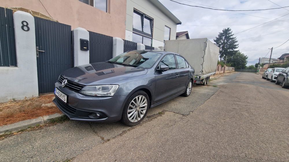 Volkswagen Jetta 2011 - interior piele