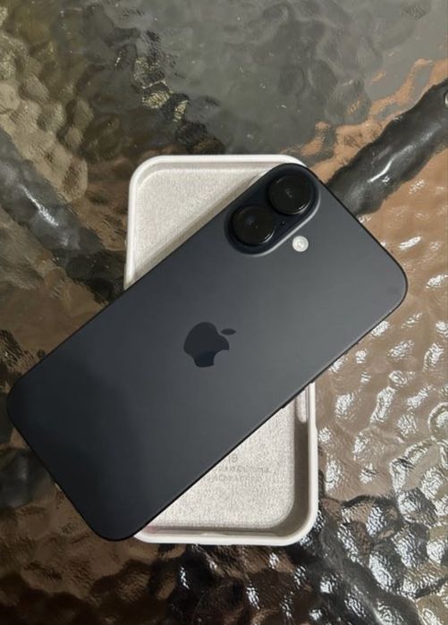 iPhone 16 с гарантей