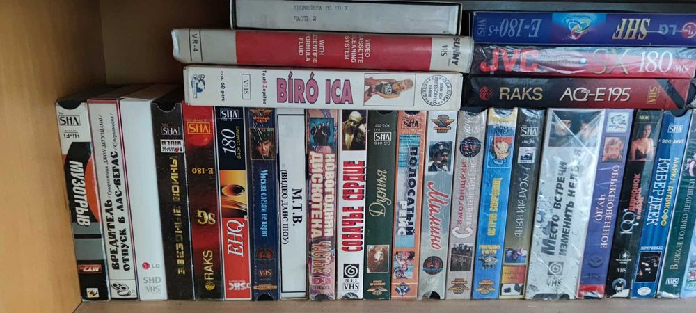 Нерабочий Видеомагнитофон JVS BEST. С видеокассетами.